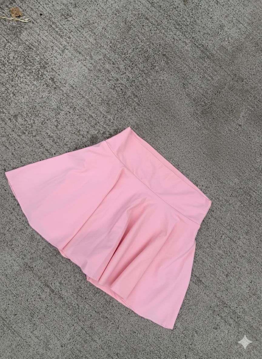 Falda short deportiva acampanada