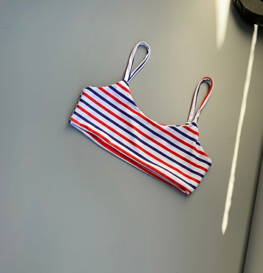 Tops de bikinis estampados