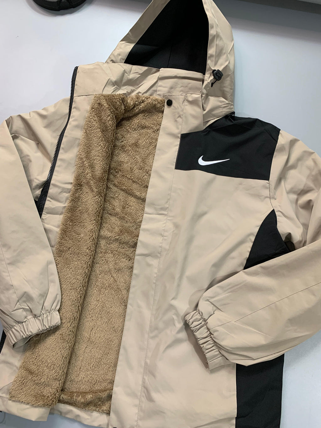 Chaquetas cortavientos con chiporro