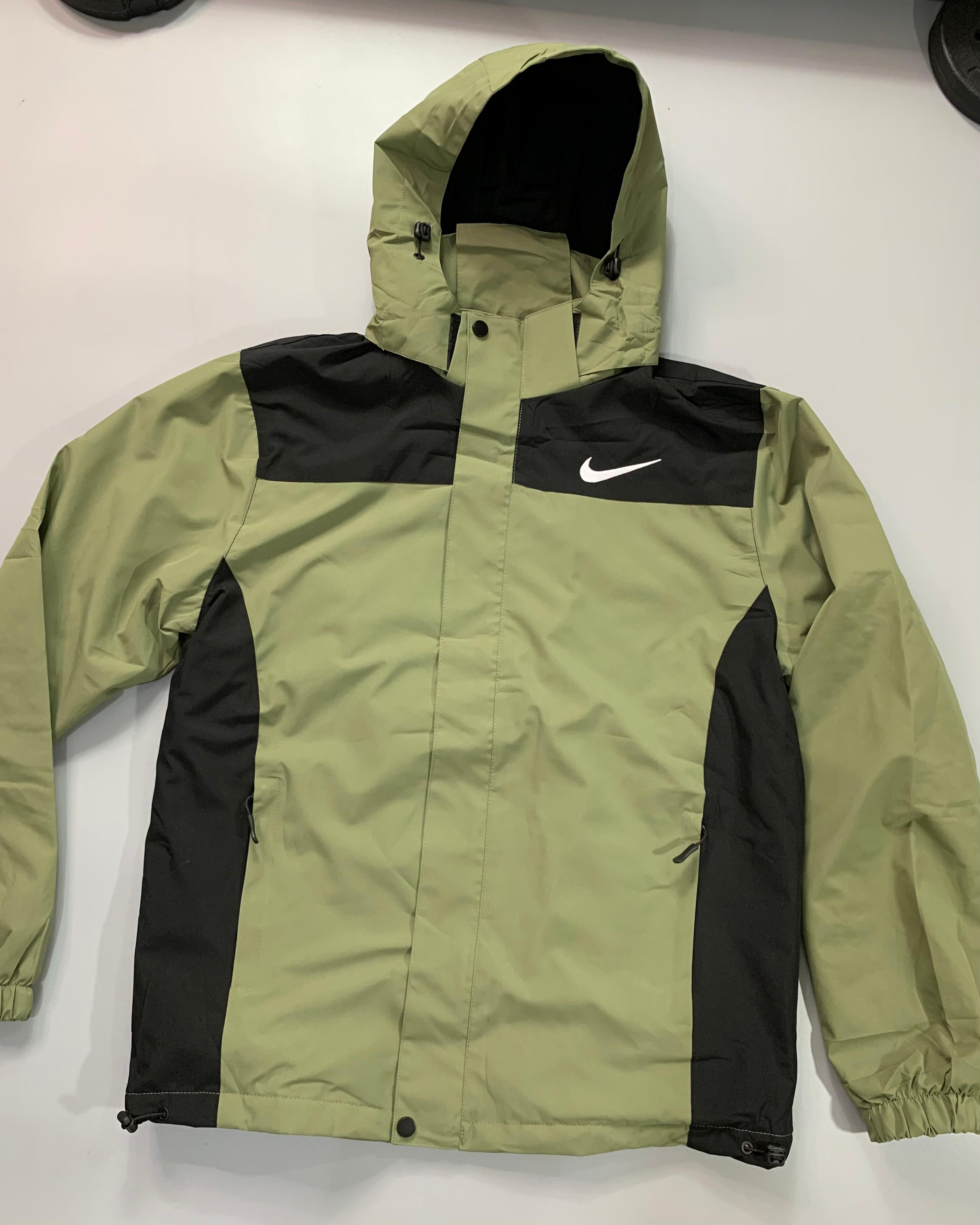 Chaquetas cortavientos con chiporro