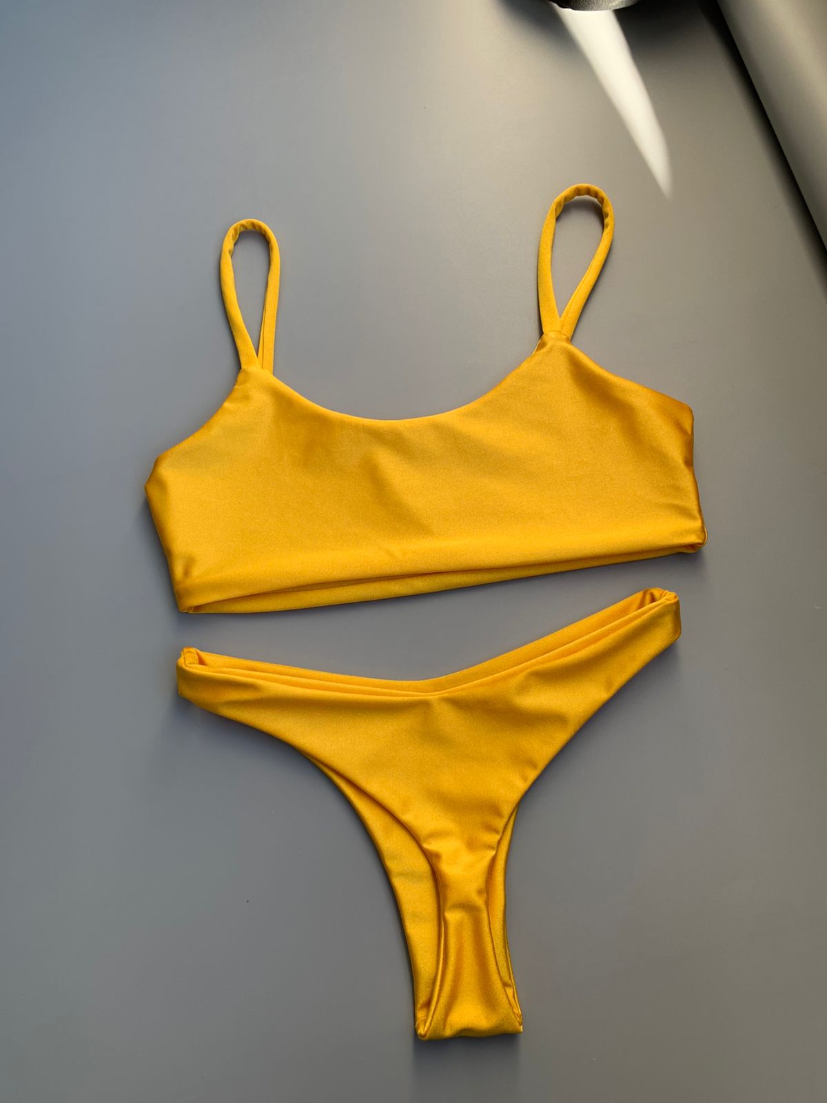 Bikini top + bottom colaless