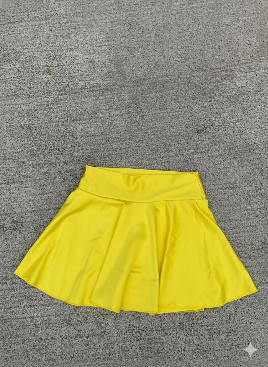 Falda short deportiva acampanada